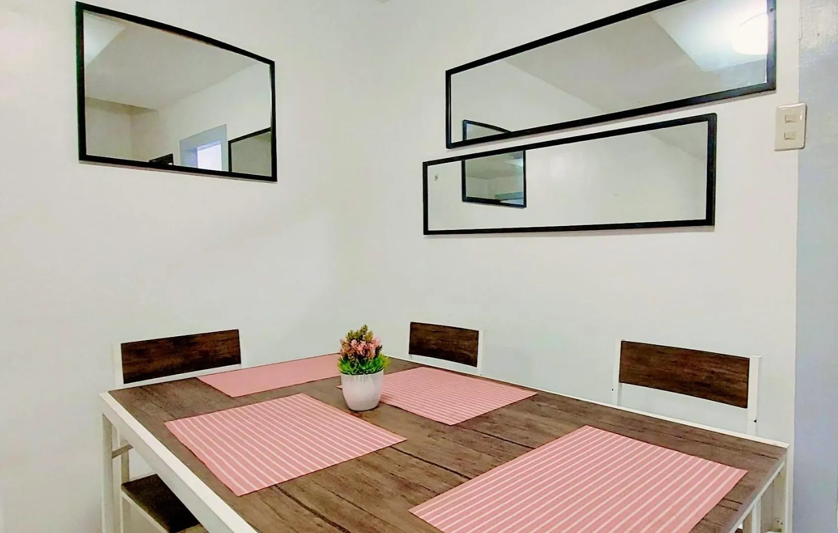 公寓 安吉利斯Trp16 - Cozy 2Br Townhouse Near Clark Airport, Aquaplanet & Dino Island公寓 菲律宾